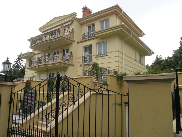 A comfortable villa in a prestigious district of Budapest