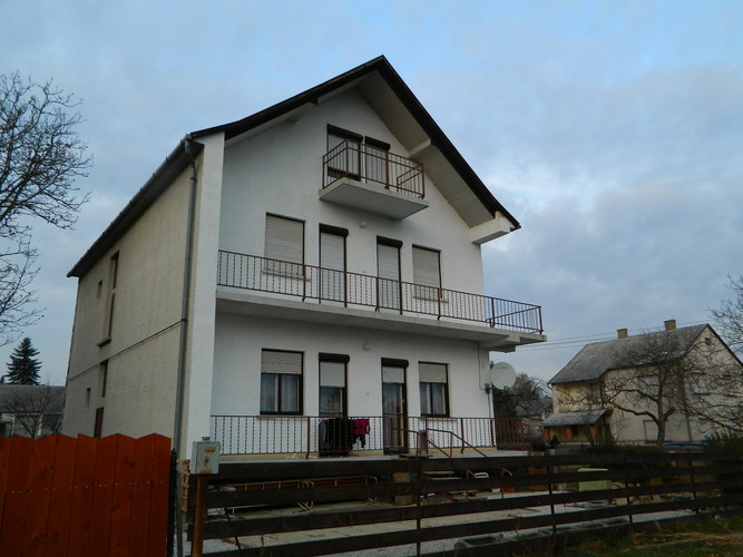 Law cost house at the beach of Balaton