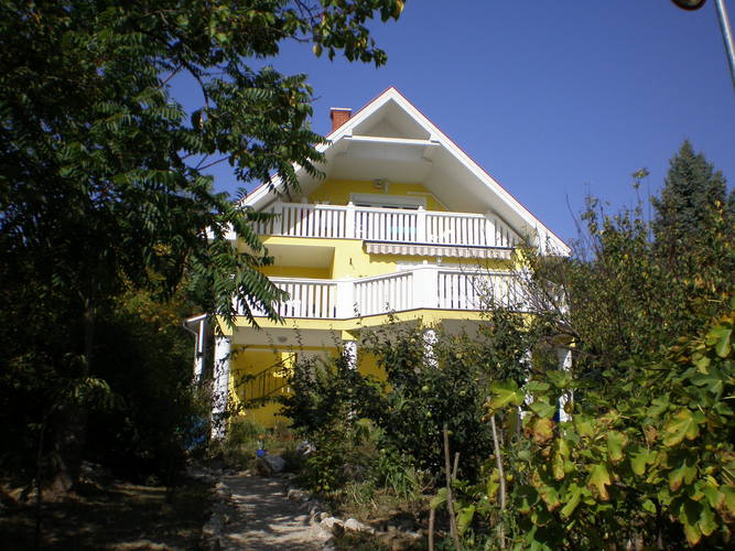 A house with view to Balaton