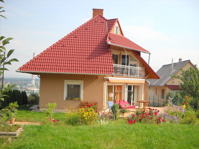 The house with a plot in 3rd district of Budapest