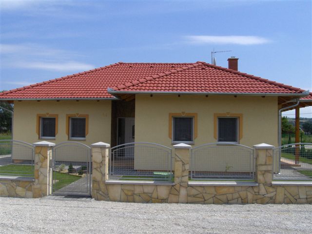 Apartmets near to thermal bath 