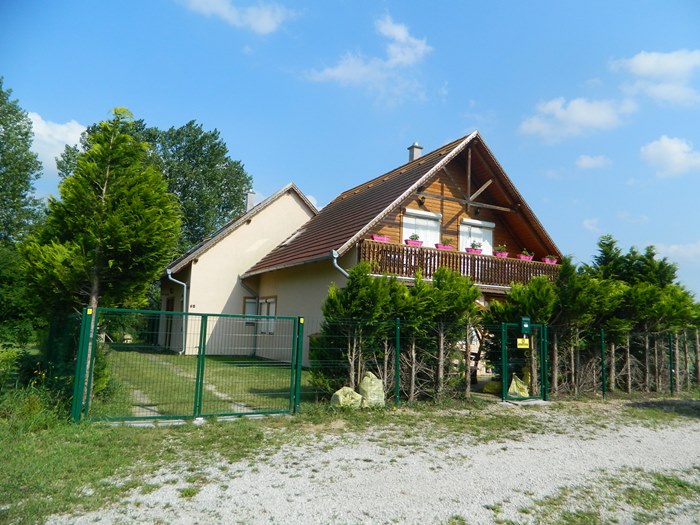 Holzhaus in der Ferienanlage