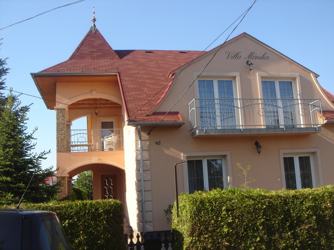 A good house with guest-apartments